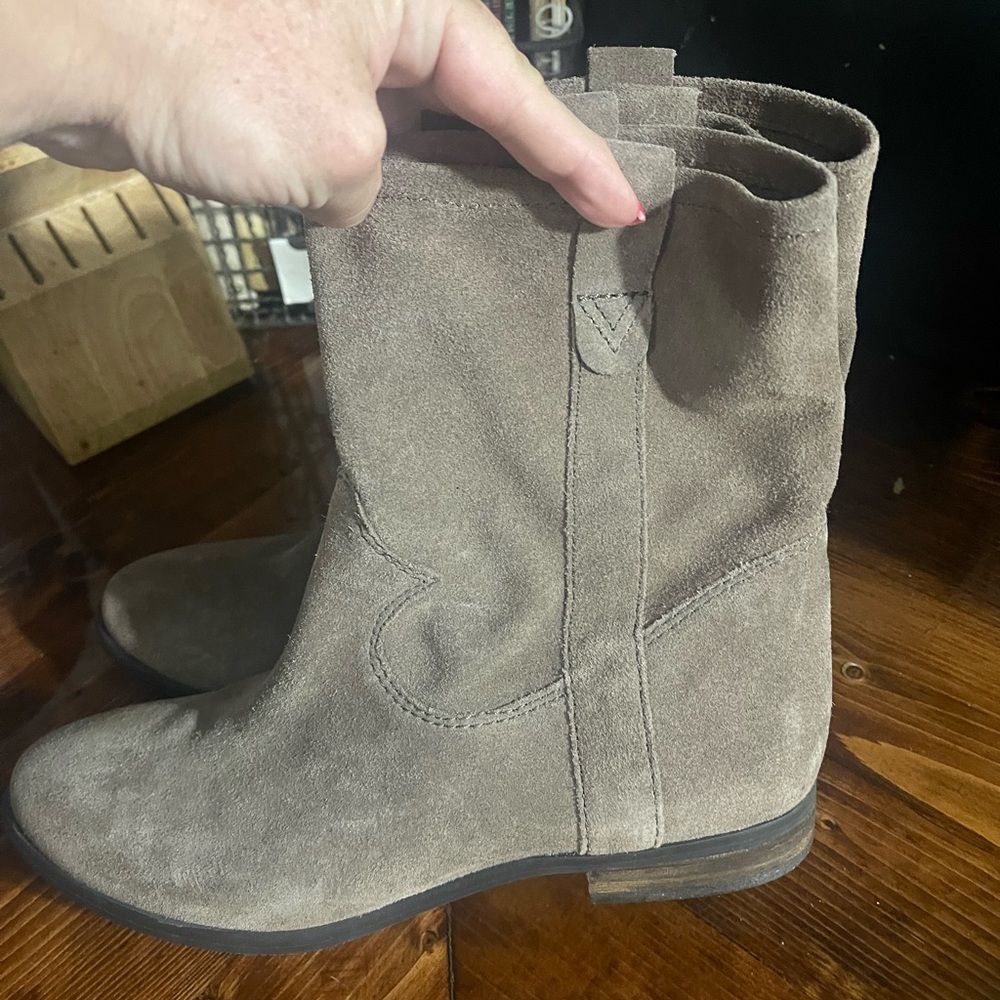 Vince Camuto suede boots size 8 1/2